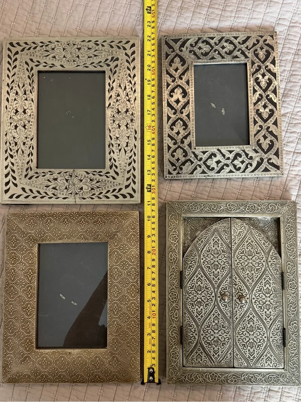 Metallic-accented picture frame set